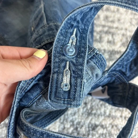 Old navy denim overalls size 6-12 months - Picture 4 of 4